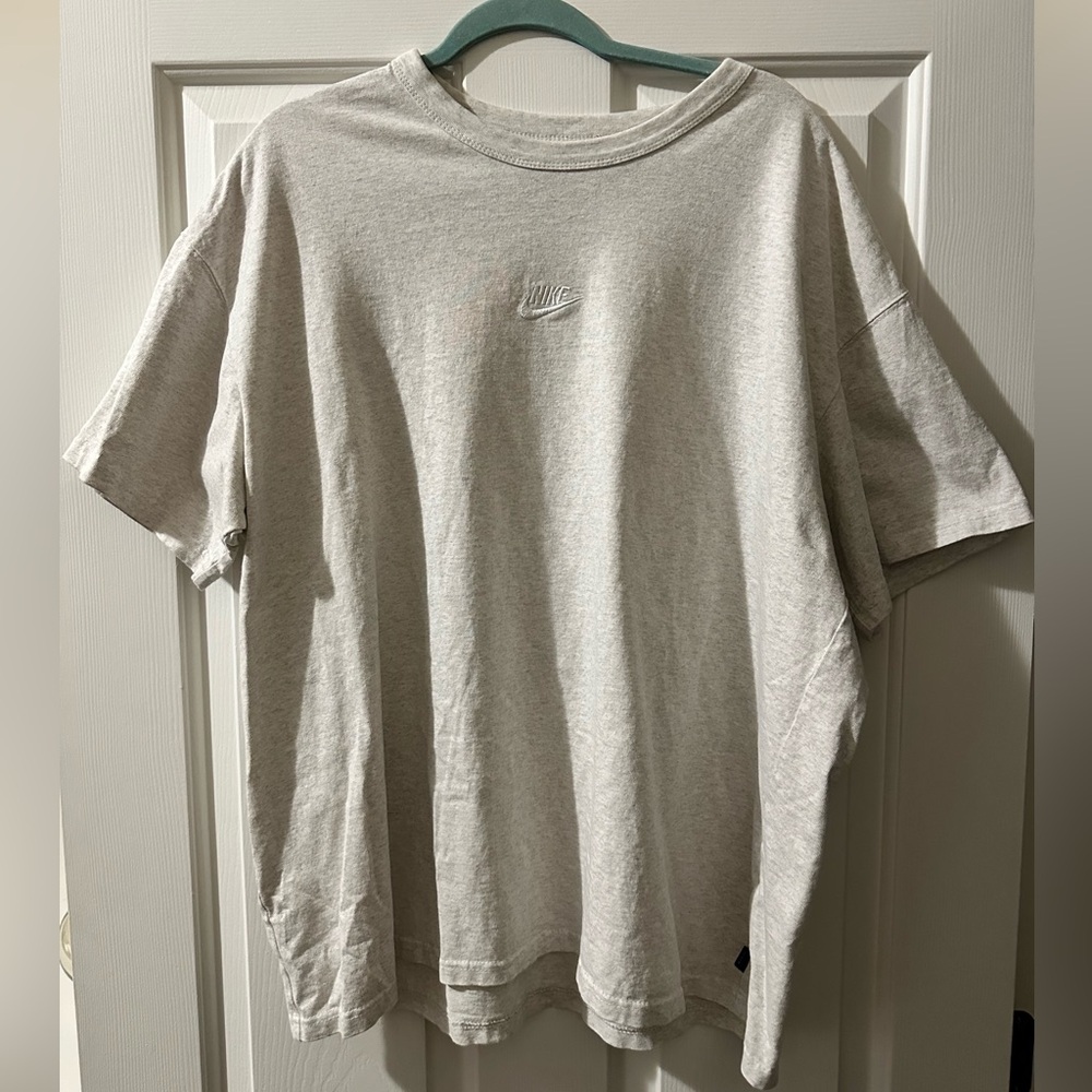 Nike Light Gray Short Sleeve Tee